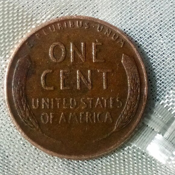 RARE - 1956 D - Error - Lincoln Wheat Penny-  “L” and "T" error - Reddish color - Picture 2 of 5